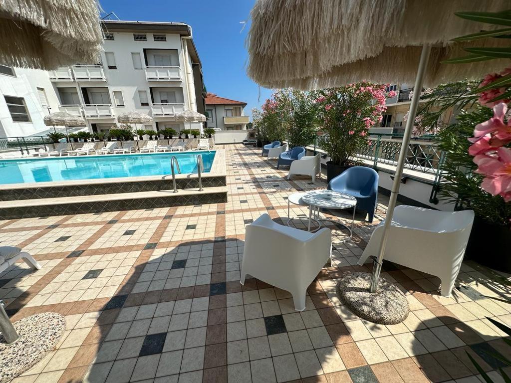 Hotel Costa Verde ピネート エクステリア 写真