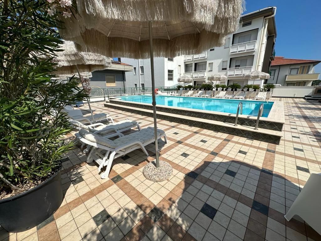 Hotel Costa Verde ピネート エクステリア 写真