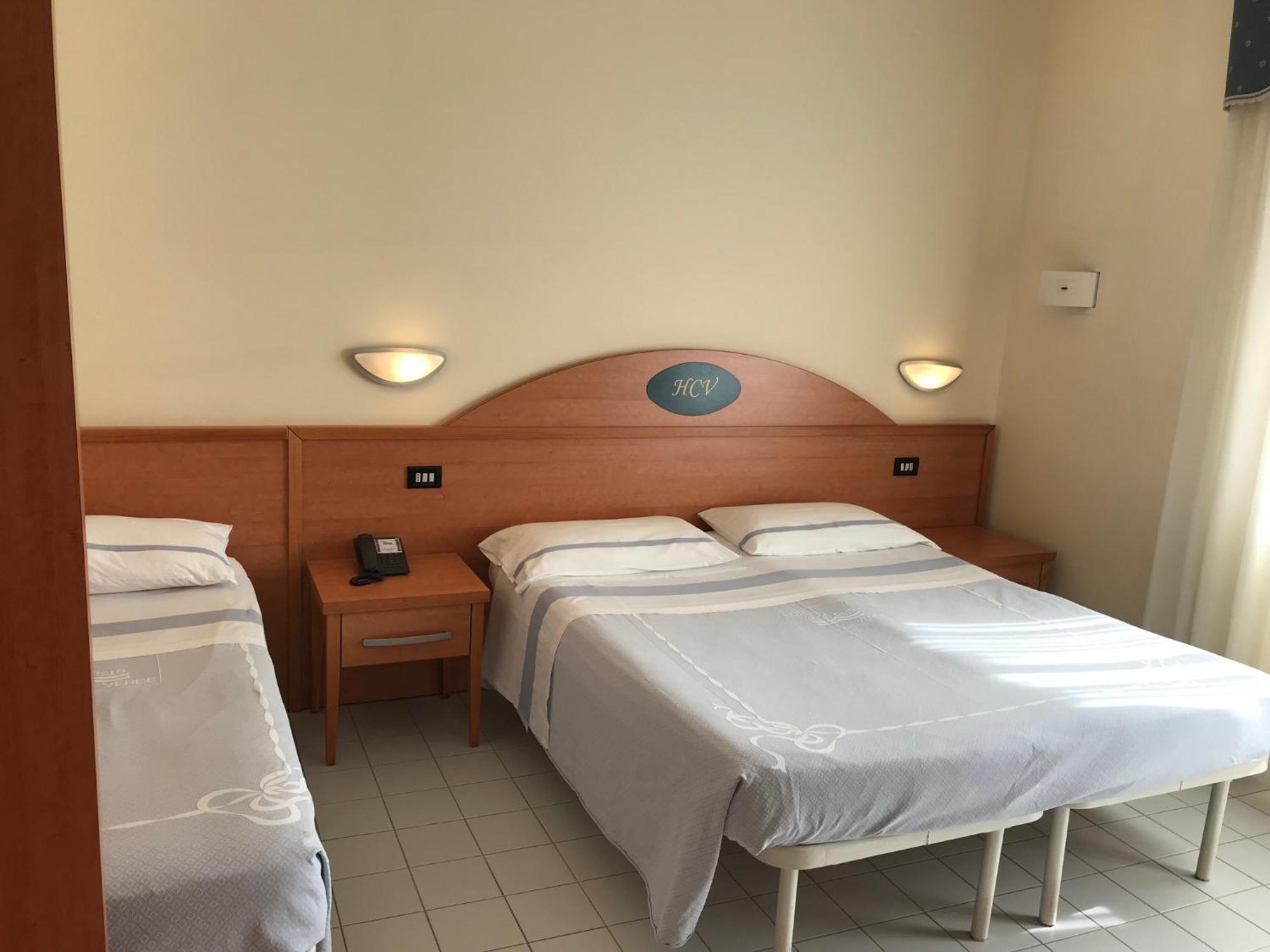 Hotel Costa Verde ピネート エクステリア 写真