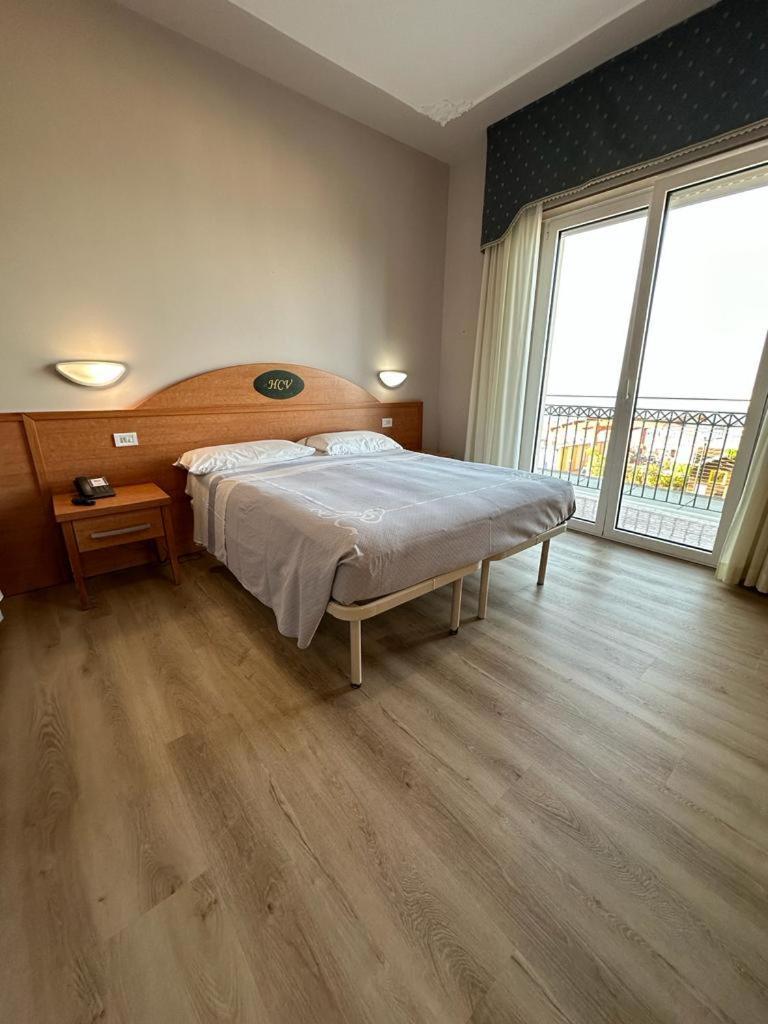 Hotel Costa Verde ピネート エクステリア 写真