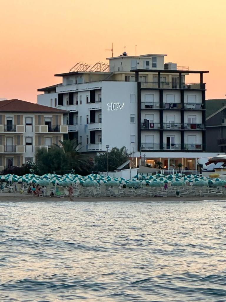 Hotel Costa Verde ピネート エクステリア 写真
