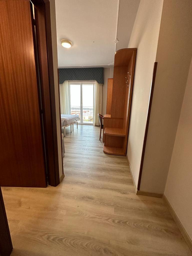 Hotel Costa Verde ピネート エクステリア 写真