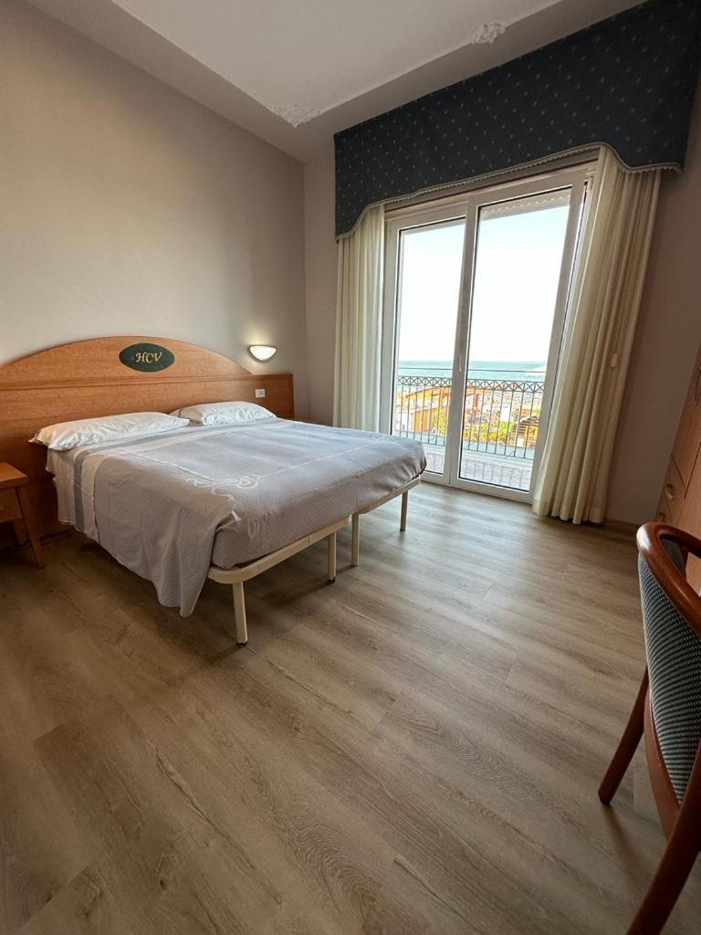 Hotel Costa Verde ピネート エクステリア 写真