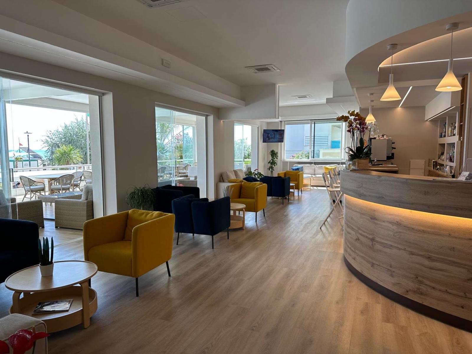 Hotel Costa Verde ピネート エクステリア 写真