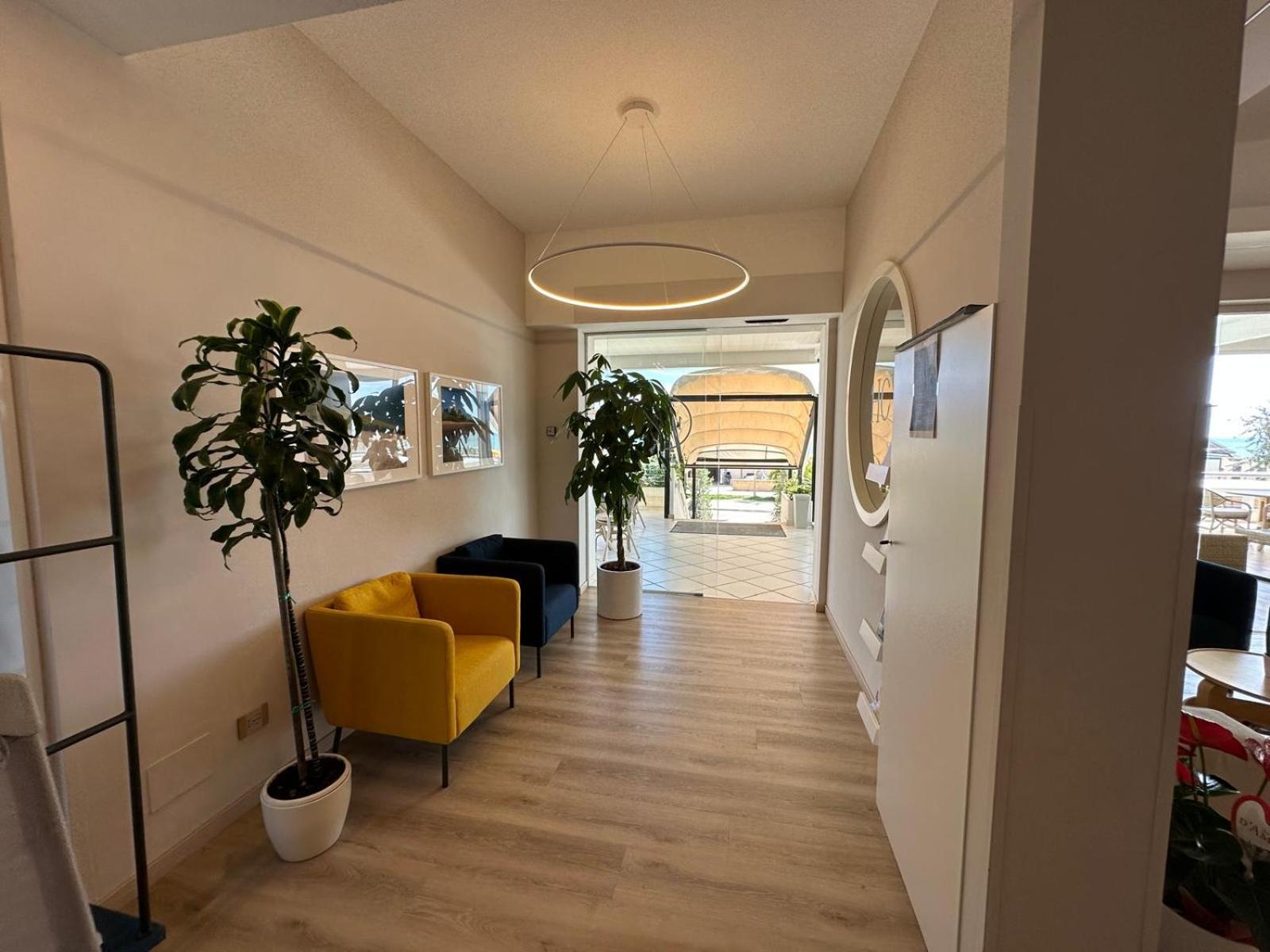 Hotel Costa Verde ピネート エクステリア 写真