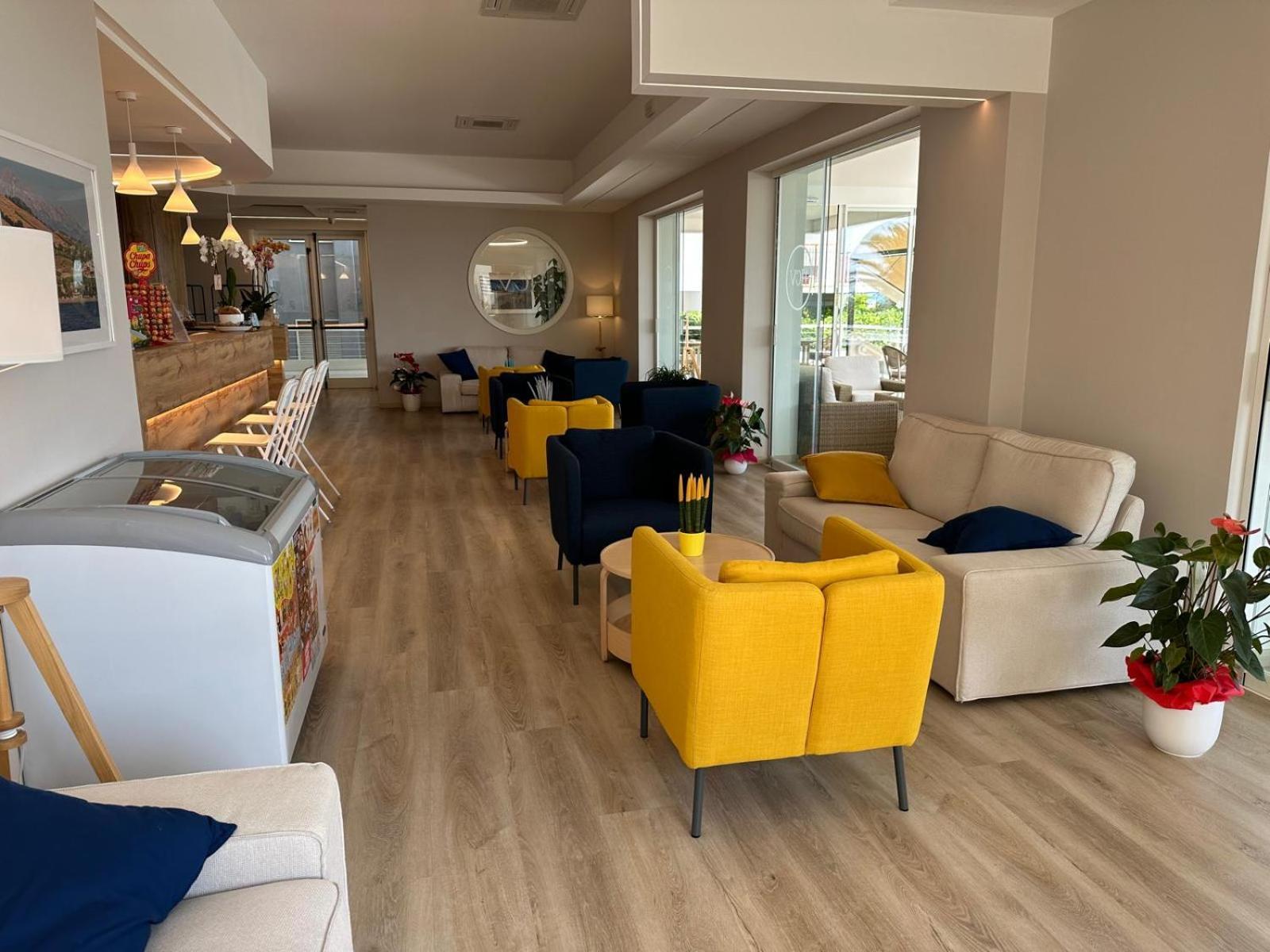 Hotel Costa Verde ピネート エクステリア 写真