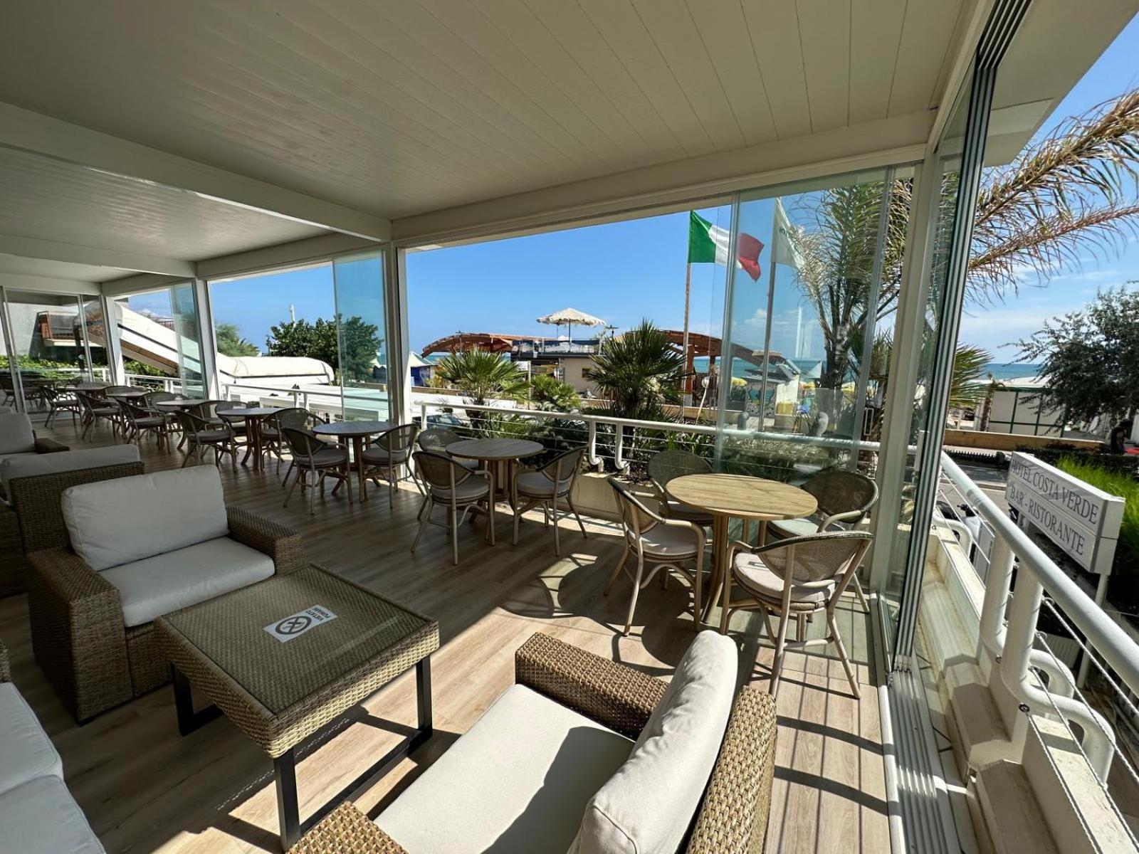 Hotel Costa Verde ピネート エクステリア 写真