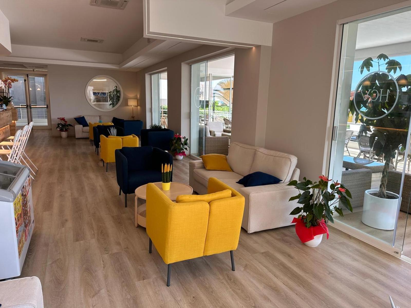 Hotel Costa Verde ピネート エクステリア 写真
